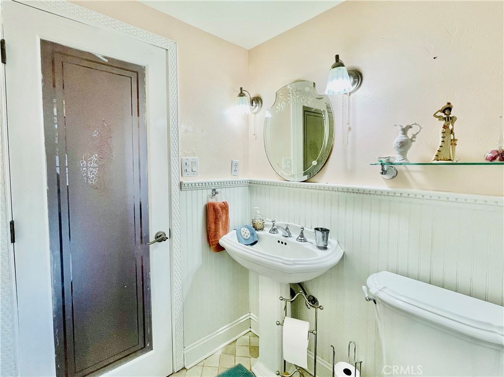 https://media.crmls.org/medias/9d09f91d-569e-4c10-a5a3-913ca85b8b49.jpg?preset=X-Large