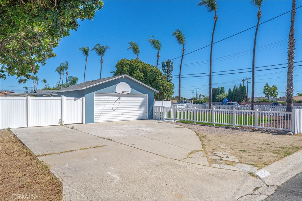 MLS #OC26142207 image #32