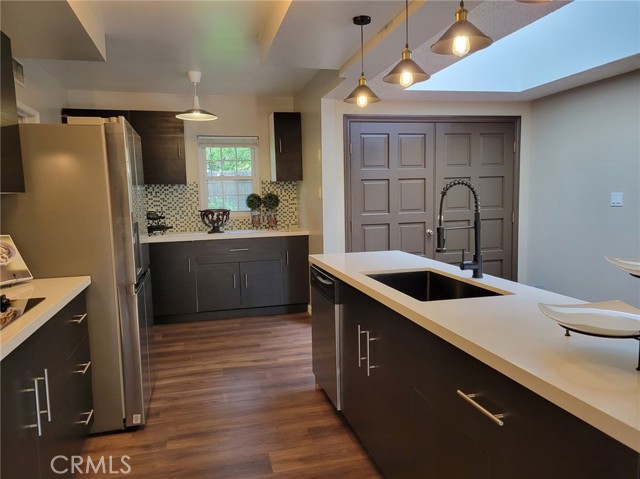 Detail Gallery Image 12 of 22 For 11015 Amigo Ave, Porter Ranch,  CA 91326 - 3 Beds | 2 Baths