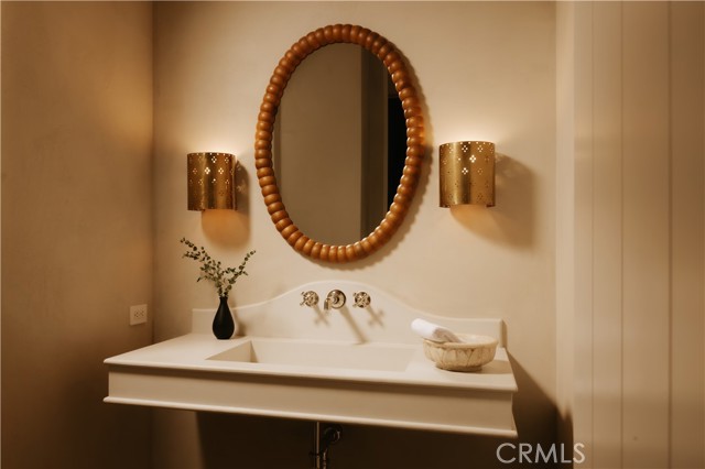 Detail Gallery Image 17 of 50 For 4748 Noble Ave, Sherman Oaks,  CA 91403 - 5 Beds | 5/1 Baths