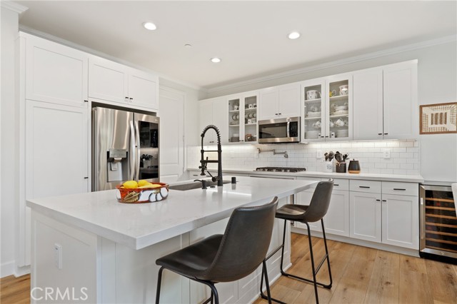 61 Fuchsia, Lake Forest CA: https://media.crmls.org/medias/9d0a7acd-7ac1-4a43-82f4-3b371515a17b.jpg