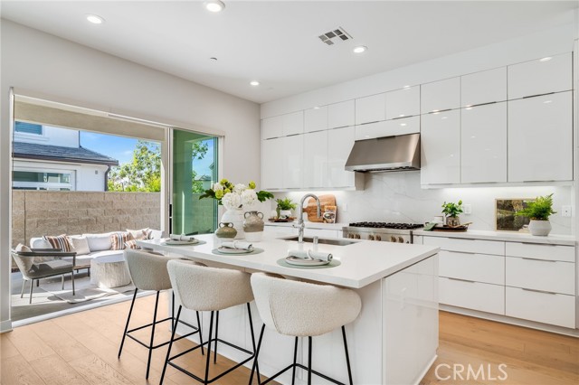 Detail Gallery Image 12 of 58 For 301 Brackens, Lake Forest,  CA 92630 - 4 Beds | 4 Baths