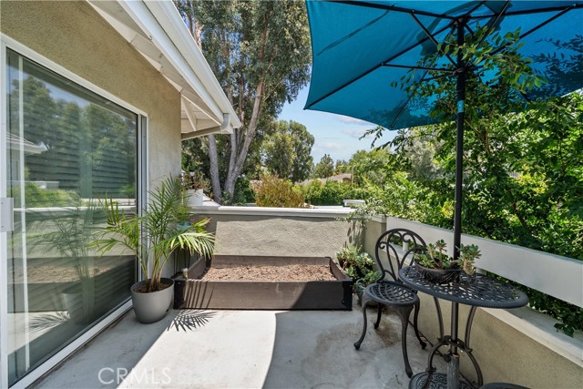 23957 Arroyo Park Drive, Valencia CA: https://media.crmls.org/medias/9d0c96f2-acb9-488a-a28d-98e55d7a3c5f.jpg