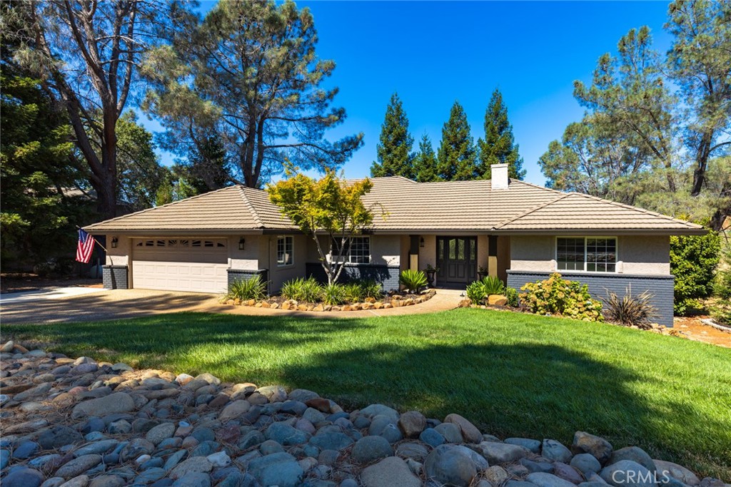 14809 Eagle Ridge Dr, Forest Ranch, CA 95942