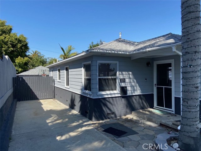 1070 W Santa Cruz Street