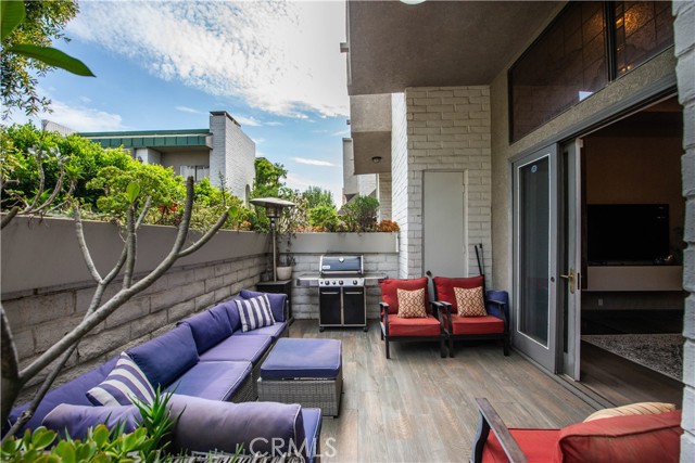 Detail Gallery Image 22 of 27 For 5315 White Oak #K,  Encino,  CA 91316 - 3 Beds | 2/1 Baths