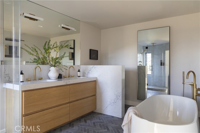 Detail Gallery Image 17 of 47 For 654 S Cumberland, Lake Arrowhead,  CA 92352 - 5 Beds | 5 Baths