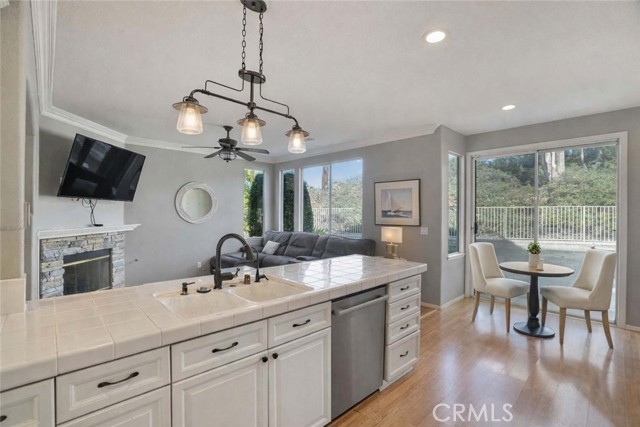 Detail Gallery Image 16 of 45 For 27624 Briarcliff Pl, Valencia,  CA 91354 - 5 Beds | 3 Baths