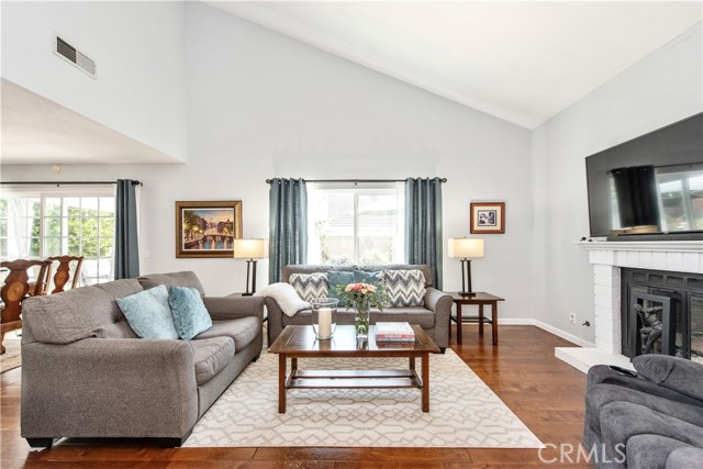 18 Hazelnut, Irvine CA: https://media.crmls.org/medias/9d0e050f-2a95-47df-9075-9117798c9dbf.jpg