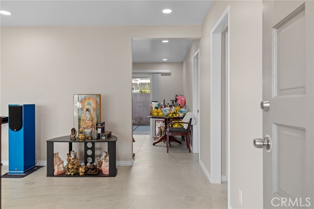 Detail Gallery Image 5 of 46 For 520 S Adria St, Anaheim,  CA 92802 - 4 Beds | 2 Baths