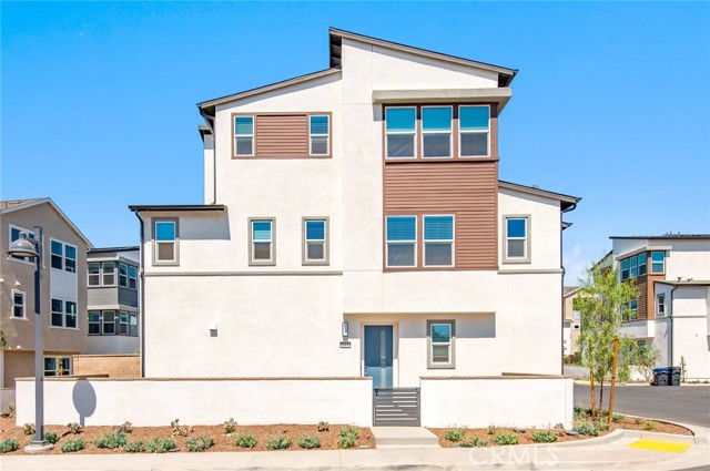 Detail Gallery Image 1 of 42 For 243 Yerba, Irvine,  CA 92618 - 4 Beds | 3/1 Baths