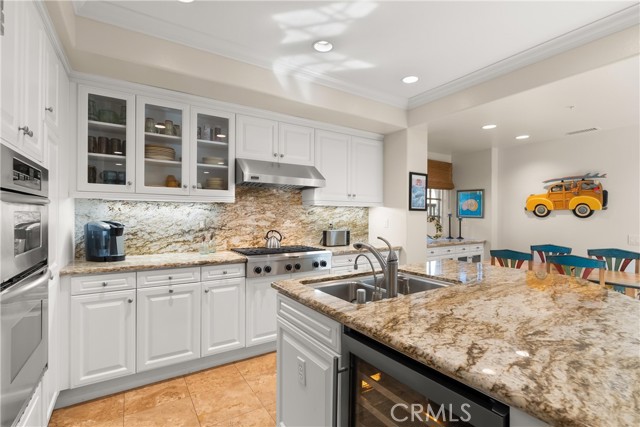 Detail Gallery Image 8 of 22 For 2501 Bungalow Pl #1,  Corona Del Mar,  CA 92625 - 2 Beds | 2/1 Baths