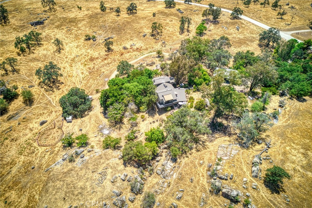 https://media.crmls.org/medias/9d109155-06ff-462e-b977-f6c9e076d707.jpg?preset=X-Large