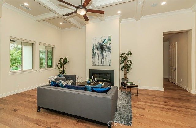 1562 N Empire Lane, Clovis CA: https://media.crmls.org/medias/9d10e094-9756-4961-bd66-8d37b011b546.jpg