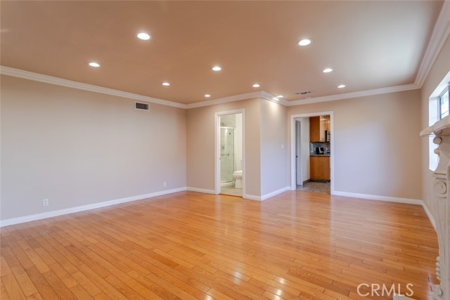 Detail Gallery Image 2 of 21 For 14608 Cohasset Street, Van Nuys,  CA 91405 - 3 Beds | 2 Baths