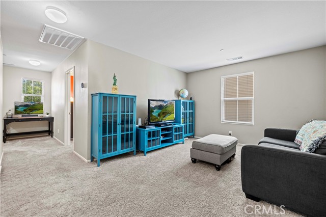 Detail Gallery Image 33 of 65 For 44315 Stadium Ct, Lancaster,  CA 93535 - 5 Beds | 2/1 Baths