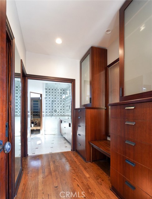 Detail Gallery Image 27 of 39 For 1949 N Catalina Street, –,  CA 90027 - 6 Beds | 5 Baths