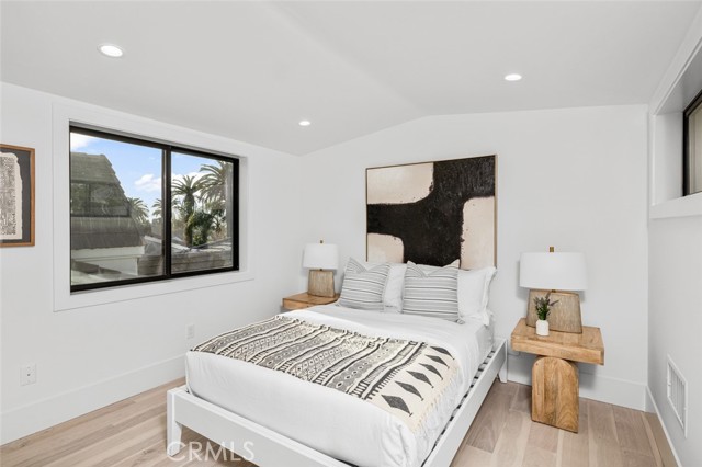 Detail Gallery Image 30 of 41 For 512 Marguerite Ave #B, Corona Del Mar,  CA 92625 - 2 Beds | 2/1 Baths