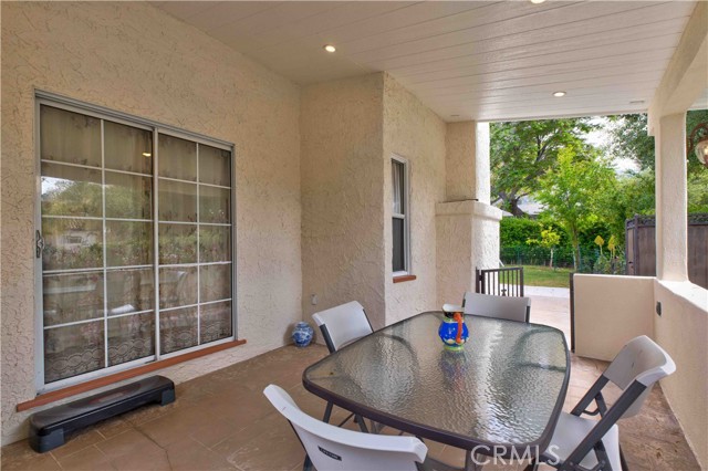 Detail Gallery Image 9 of 52 For 1800 W Kenneth Rd, Glendale,  CA 91201 - 3 Beds | 1/1 Baths
