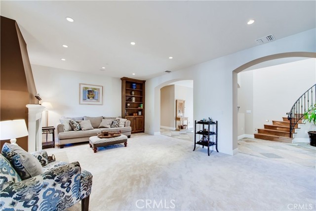 Detail Gallery Image 17 of 67 For 5230 Quakertown Ave, Woodland Hills,  CA 91364 - 5 Beds | 5 Baths