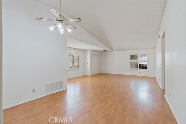 43805 Nicole Street, Lancaster CA: https://media.crmls.org/medias/9d164c71-ba28-46ca-8964-f9ebb2489197.jpg
