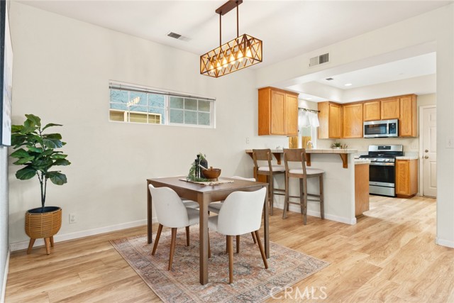 Detail Gallery Image 6 of 30 For 2749 Ceanothus Ave, Chico,  CA 95973 - 3 Beds | 3 Baths