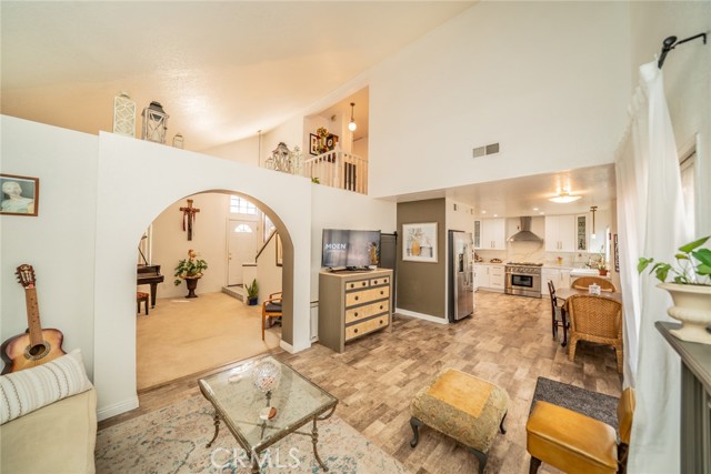 Detail Gallery Image 9 of 26 For 15690 Shadow Mountain Ln, Lake Elsinore,  CA 92530 - 3 Beds | 2 Baths
