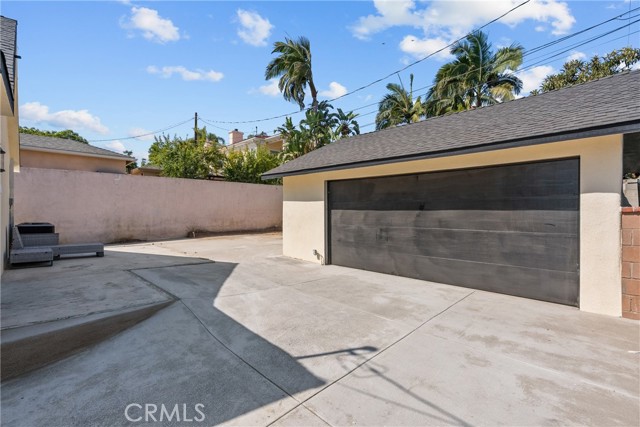 310 S Bel Aire Drive, Burbank CA: https://media.crmls.org/medias/9d16eca9-e517-41a9-bb9a-ae4e427b63d7.jpg