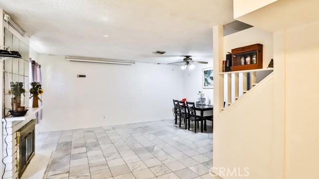 206 N Newhope Street, Santa Ana CA: https://media.crmls.org/medias/9d171896-0caf-496d-95cb-cbe1150482e3.jpg
