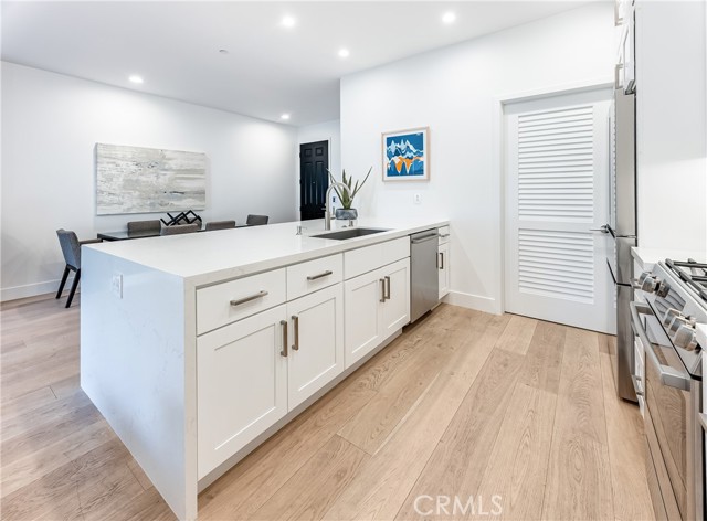Detail Gallery Image 12 of 32 For 4820 Bellflower Ave #208,  North Hollywood,  CA 91601 - 3 Beds | 3 Baths