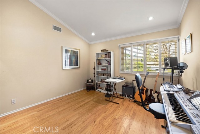 Detail Gallery Image 17 of 24 For 5835 Fairhaven, Woodland Hills,  CA 91367 - 4 Beds | 2 Baths