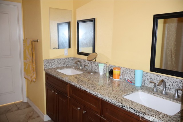 Detail Gallery Image 14 of 15 For 232 W 11th St, Perris,  CA 92570 - 4 Beds | 2/1 Baths