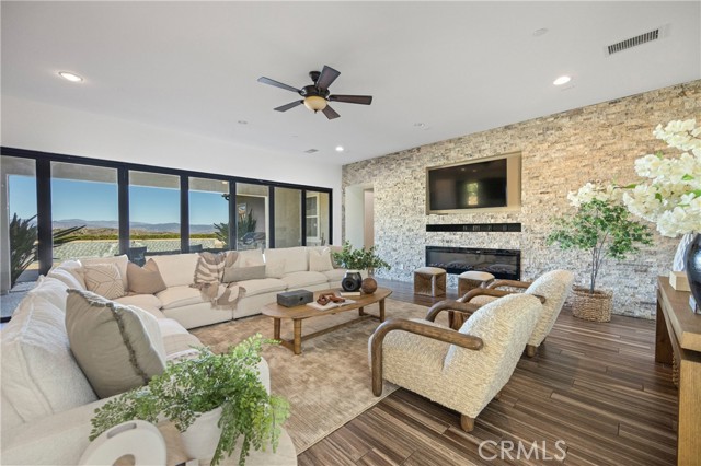 Detail Gallery Image 12 of 64 For 24910 Old Stone Way, Stevenson Ranch,  CA 91381 - 5 Beds | 5 Baths