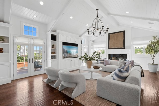 Detail Gallery Image 9 of 48 For 215 Marigold Ave, Corona Del Mar,  CA 92625 - 6 Beds | 6/1 Baths