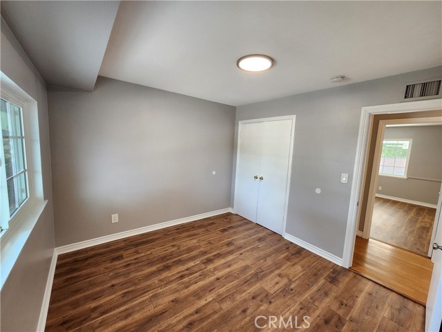 Detail Gallery Image 17 of 34 For 22240 Burton, Canoga Park,  CA 91304 - 4 Beds | 3 Baths