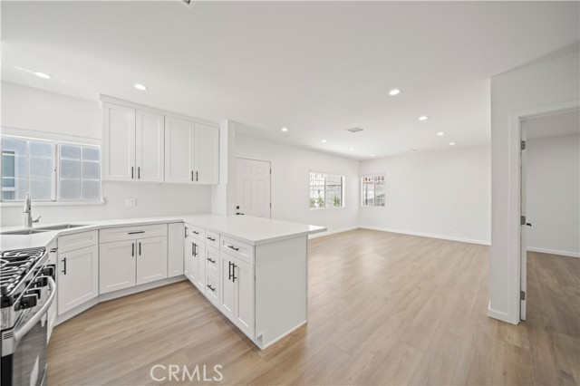 Detail Gallery Image 9 of 24 For 252 W Tujunga #102,  Burbank,  CA 91502 - 3 Beds | 2 Baths