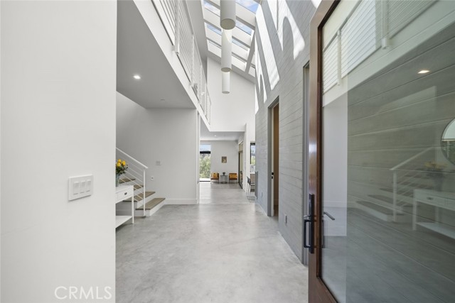 Detail Gallery Image 2 of 53 For 18177 Knoll Hill, Granada Hills,  CA 91344 - 4 Beds | 4/1 Baths