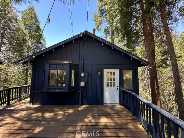 Detail Gallery Image 1 of 27 For 25094 Valle Dr, Crestline,  CA 92325 - 2 Beds | 1 Baths