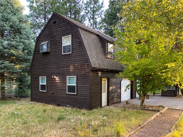 Detail Gallery Image 2 of 65 For 2737 S Old Stage Rd, Mount Shasta,  CA 96067 - 3 Beds | 2/1 Baths