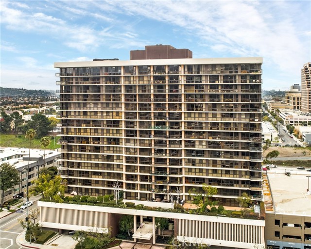 222 Monterey Road, Glendale CA: https://media.crmls.org/medias/9d1bb367-e606-4e88-adcf-cda17f733fcb.jpg