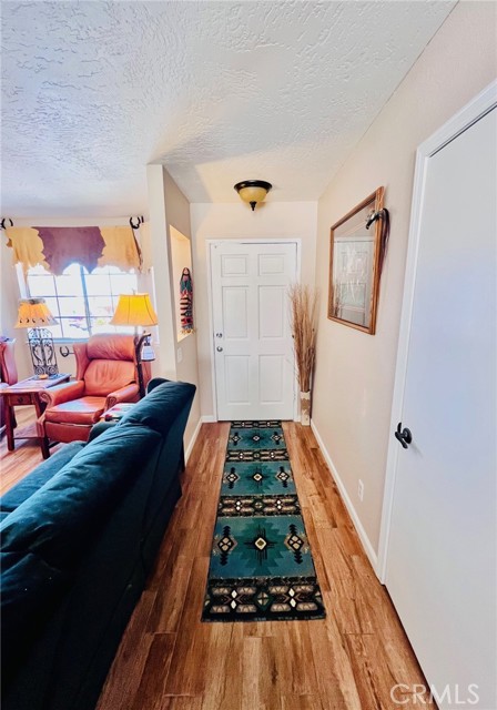 24212 Kansa Road, Apple Valley CA: https://media.crmls.org/medias/9d1c512b-f15a-4591-8074-52b826beda66.jpg