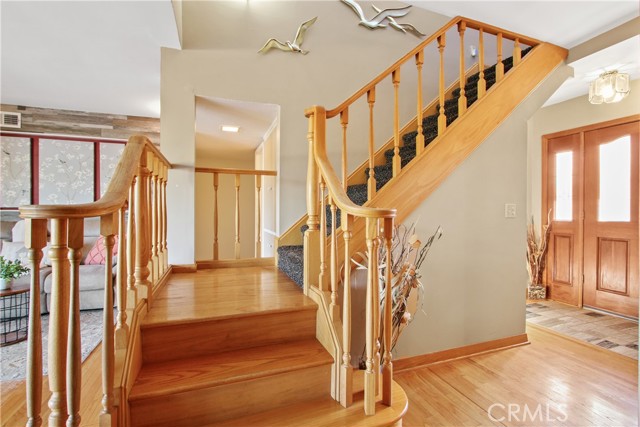 Beautiful oak staircase!