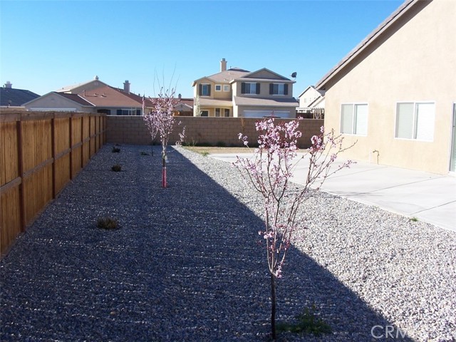Detail Gallery Image 14 of 16 For 13343 Vista Verde St, Victorville,  CA 92392 - 5 Beds | 2 Baths