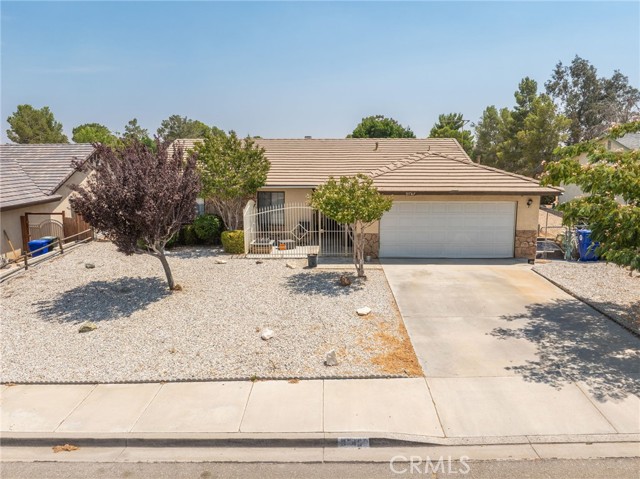 13745 Bel Air Drive, Victorville CA: https://media.crmls.org/medias/9d1d74a2-0cf6-4dff-8350-0de20d5892d5.jpg