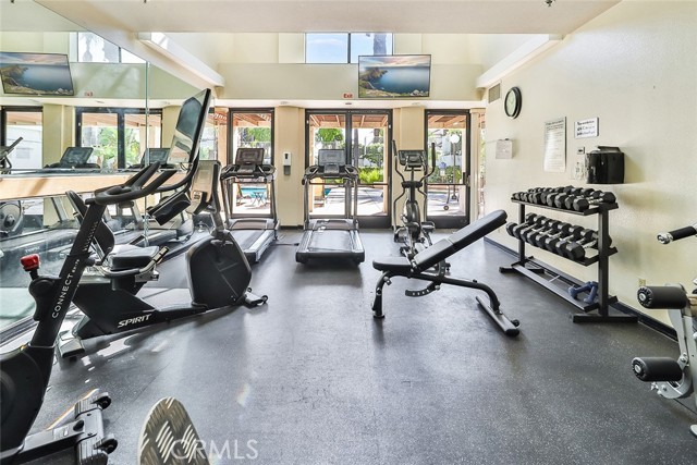 Detail Gallery Image 29 of 34 For 206 Camino Cortina, Camarillo,  CA 93010 - 3 Beds | 3 Baths