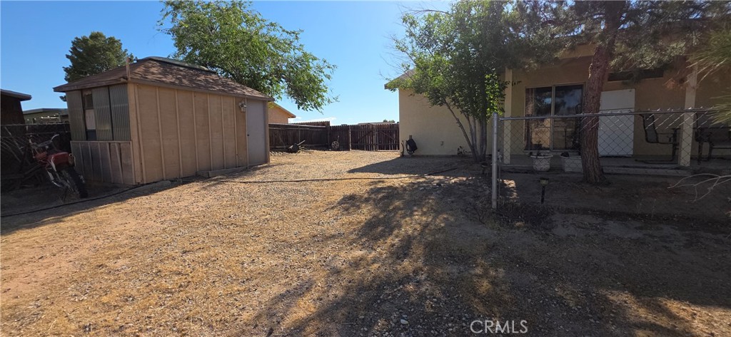 https://media.crmls.org/medias/9d1da3bf-8a91-4ffe-b4f6-9efdce3fd8e1.jpg?preset=X-Large