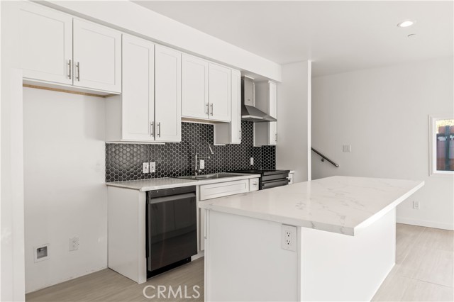 14592 Lyle Street, Sylmar CA: https://media.crmls.org/medias/9d1dc424-3cf9-4472-a4bf-f5f5e995a318.jpg