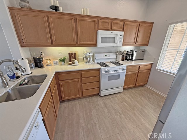 Detail Gallery Image 6 of 34 For 1334 Clover, Beaumont,  CA 92223 - 3 Beds | 2 Baths