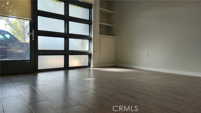 Detail Gallery Image 3 of 18 For 171 E City Place Dr, Santa Ana,  CA 92705 - 1 Beds | 2/1 Baths