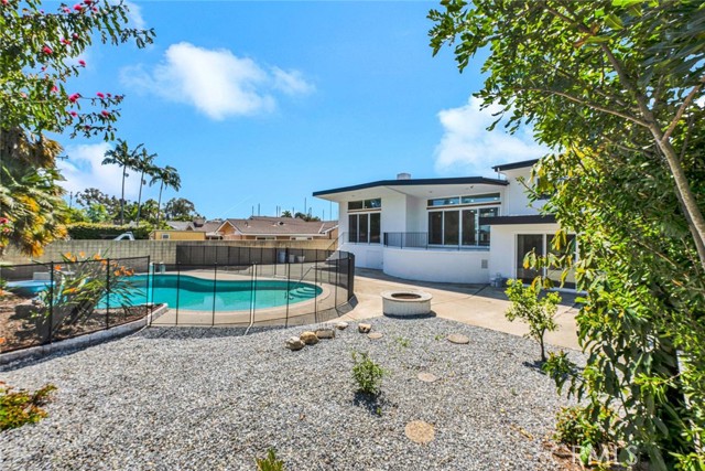 Detail Gallery Image 46 of 47 For 4338 Fairway Dr, Lakewood,  CA 90712 - 4 Beds | 3/1 Baths